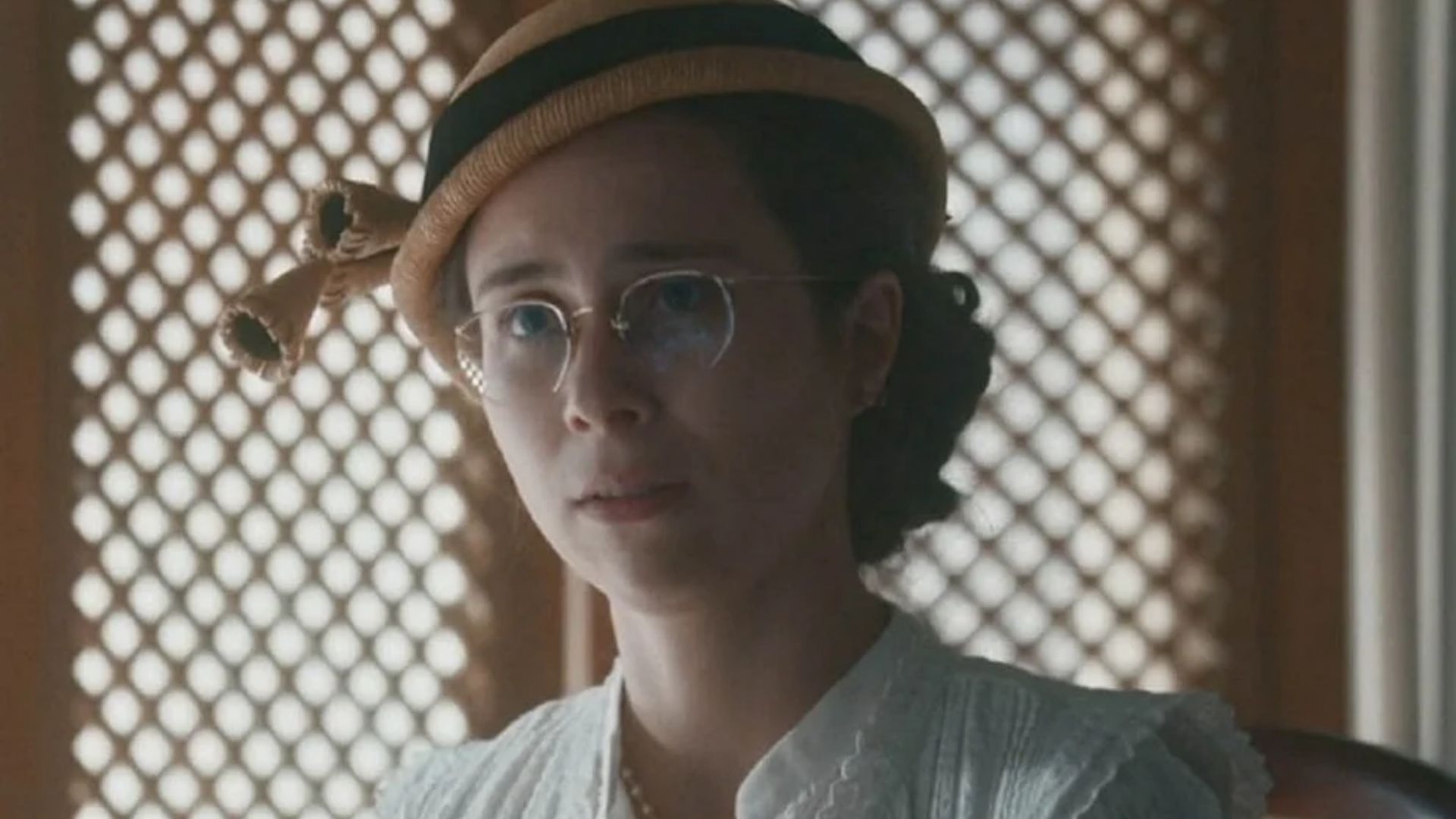 Nos Tempos do Imperador: Dolores não se contém ao saber de amante de Tonico: “Quites”