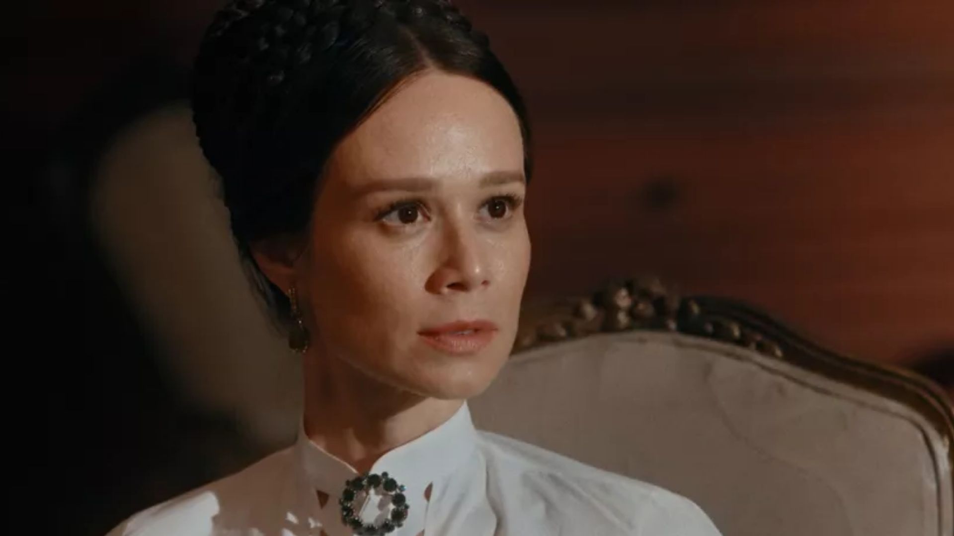 Nos Tempos do Imperador: Luísa surta e flerta com crime para se tornar mãe