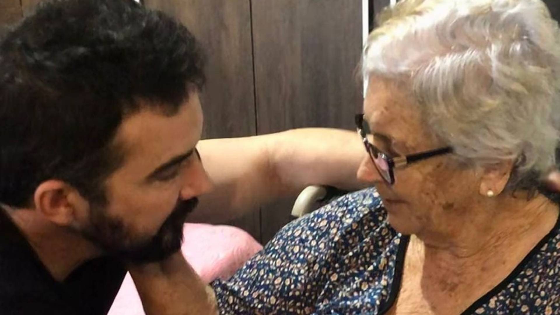 Padre Fábio de Melo emociona com homenagem tocante à mãe: “Seria seu aniversário”