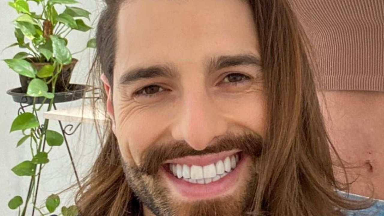 Prestes a cortar o cabelo, Alok pede conselho e seguidores dividem opiniões: “Está muito lindo”