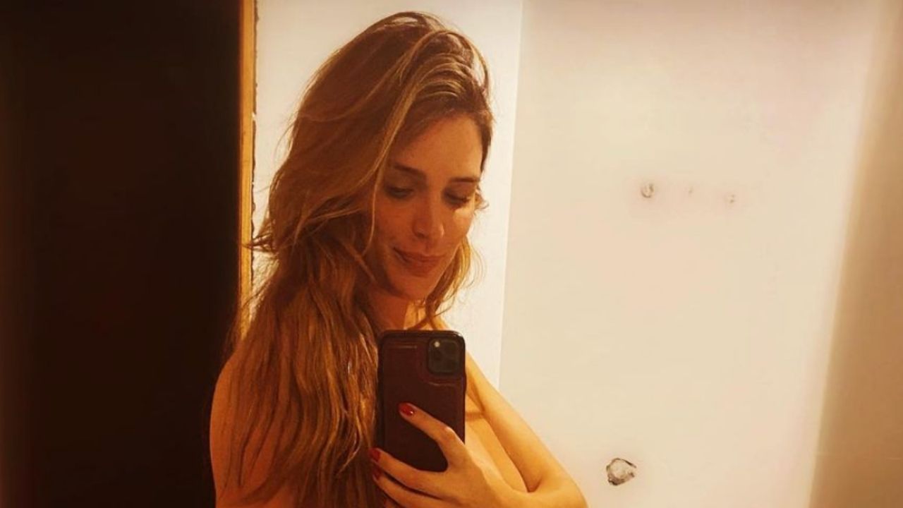 Rafa Brites posa totalmente nua para exibir formato do barrigão: “Perfeição”