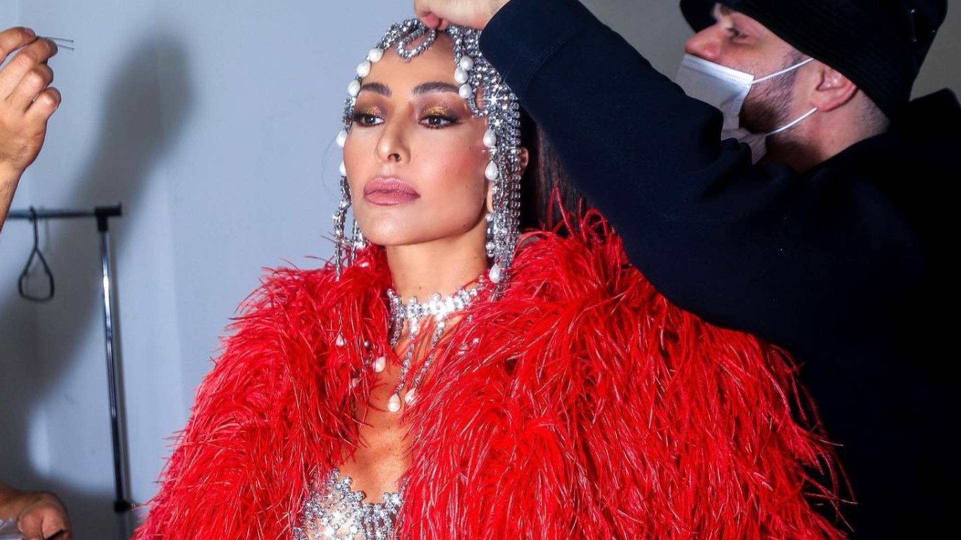 Sabrina Sato usa micro calcinha atolada e dá close em bumbum avantajado: “Corpão”