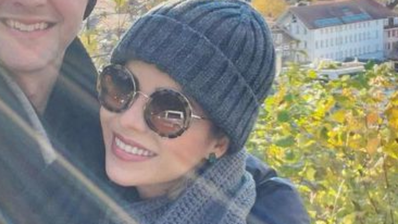 Apaixonada, Sandy mostra fotos carinhosas da viagem com marido: “Minha melhor companhia”