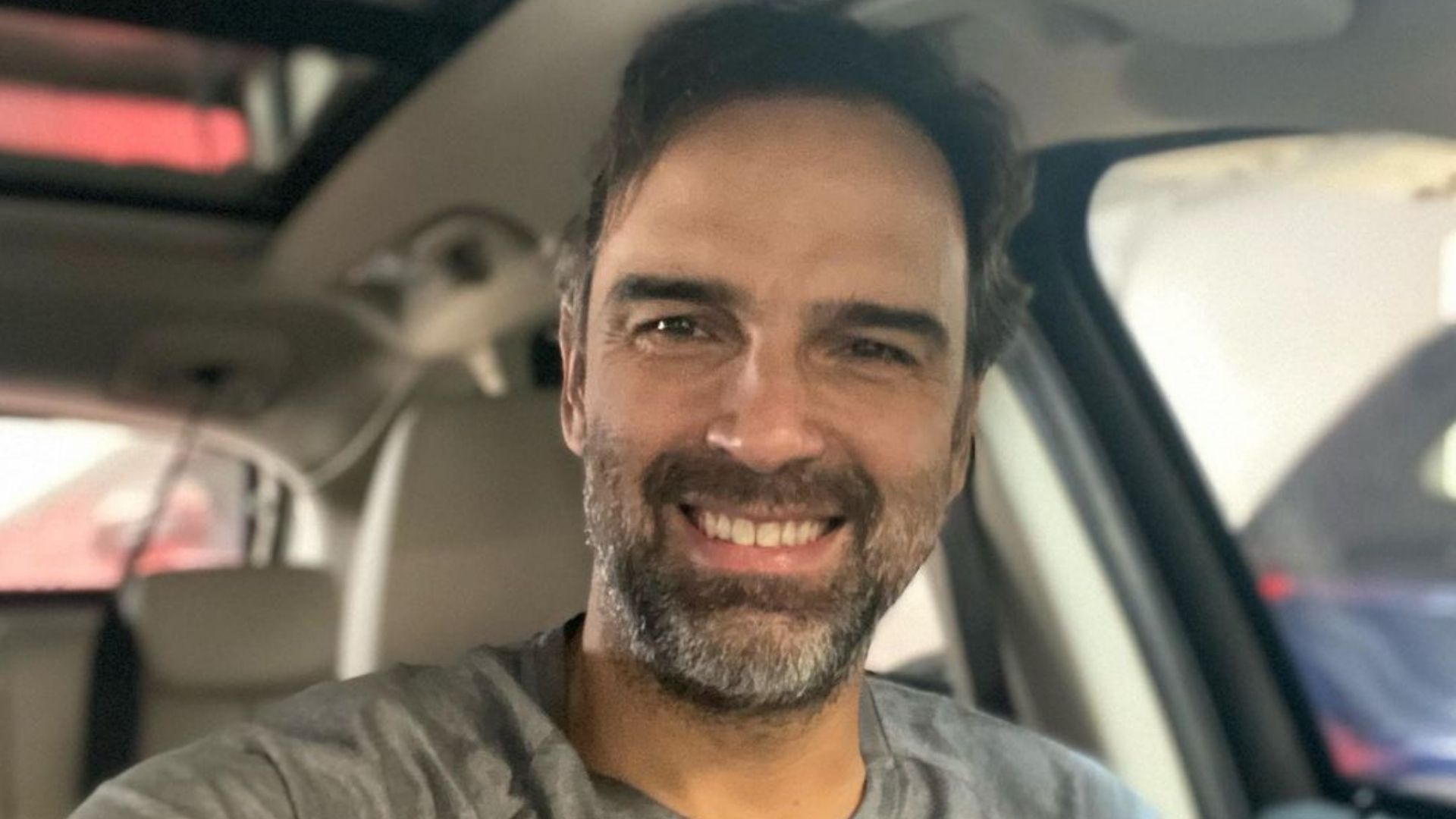 Tadeu Schmidt registra primeiro dia de trabalho no BBB: “Nova jornada”