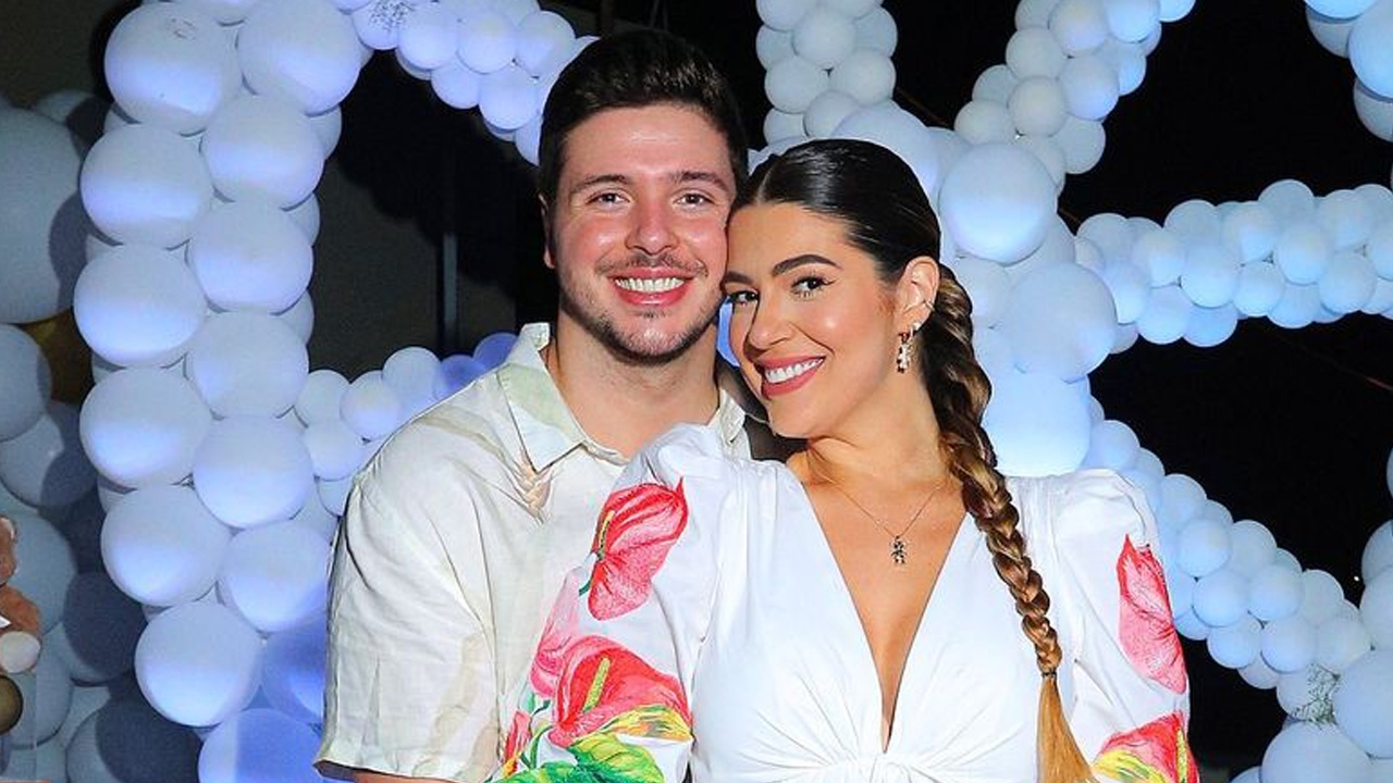 Ex-BBB Vivian Amorim mostra rostinho da filha pela primeira vez: “Não aguento”
