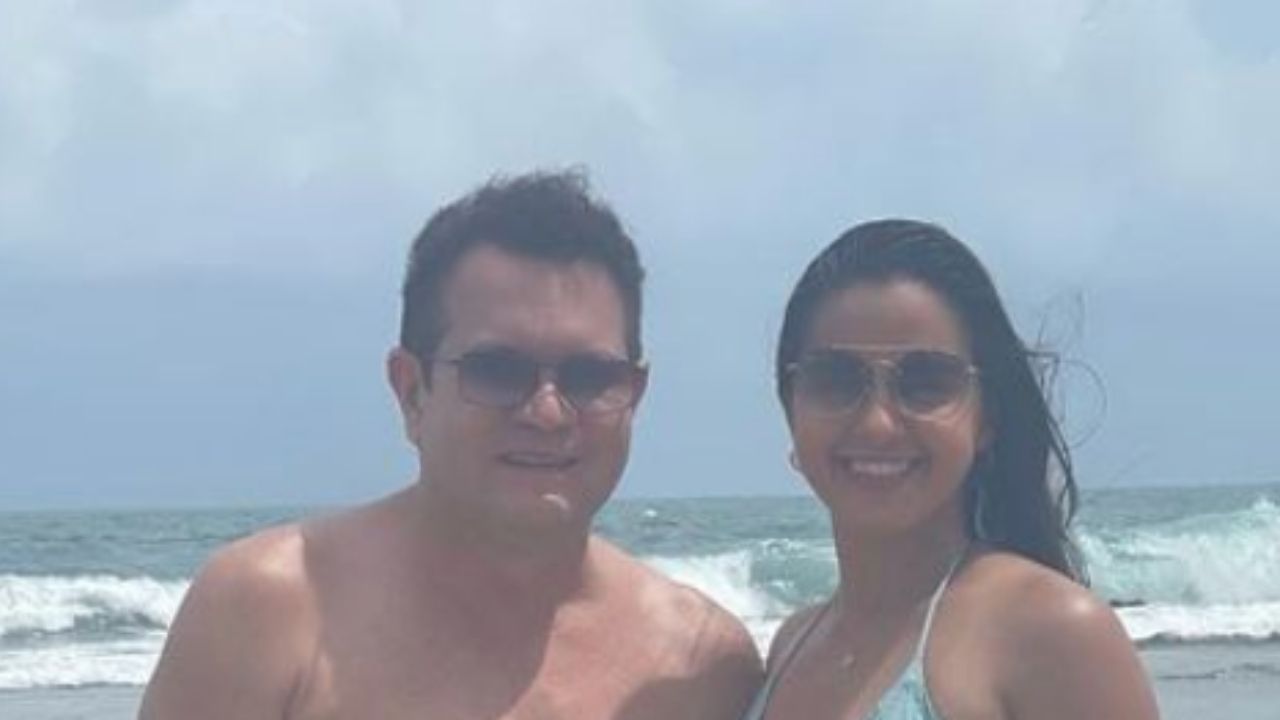 Ximbinha curte praia com a esposa e boa forma impressiona fãs: “Que corpão”
