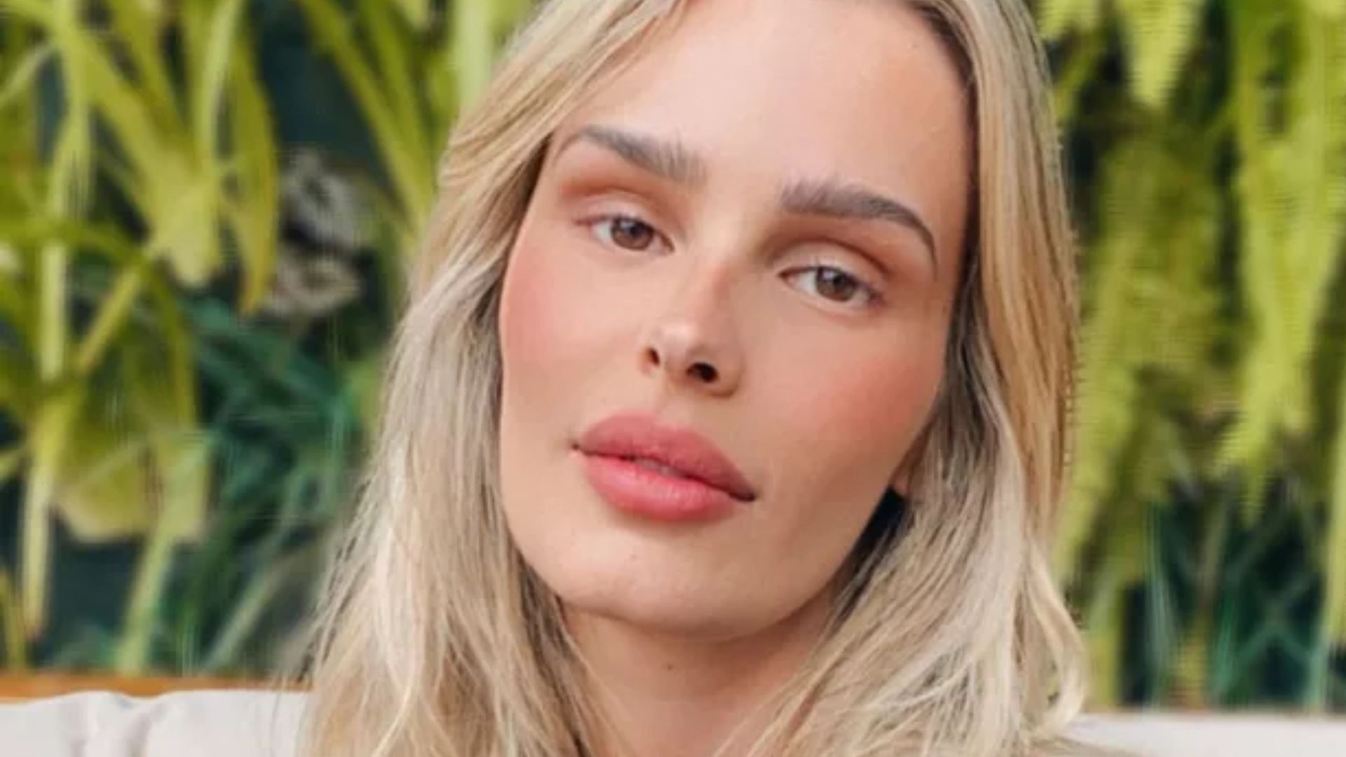 Yasmin Brunet nega procedimento estético para afinar o rosto: “Mentira”