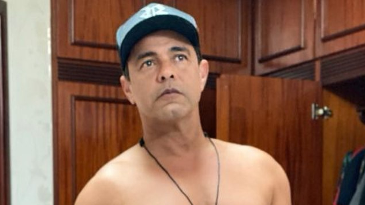 Aos 59 anos, Zezé Di Camargo mostra corpo real sem camisa e nega edição: “Não tem”