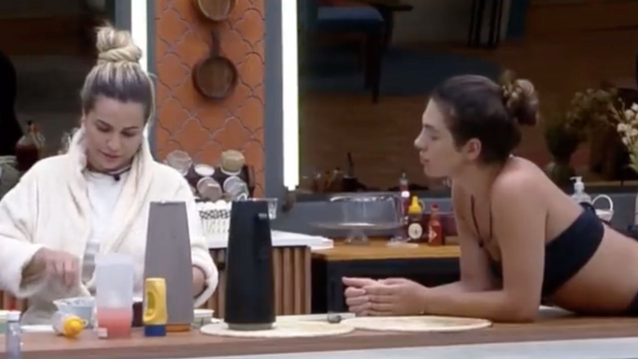 A Fazenda 14: Deolane Bezerra volta a citar André e revela sentimento de dó pelo cantor