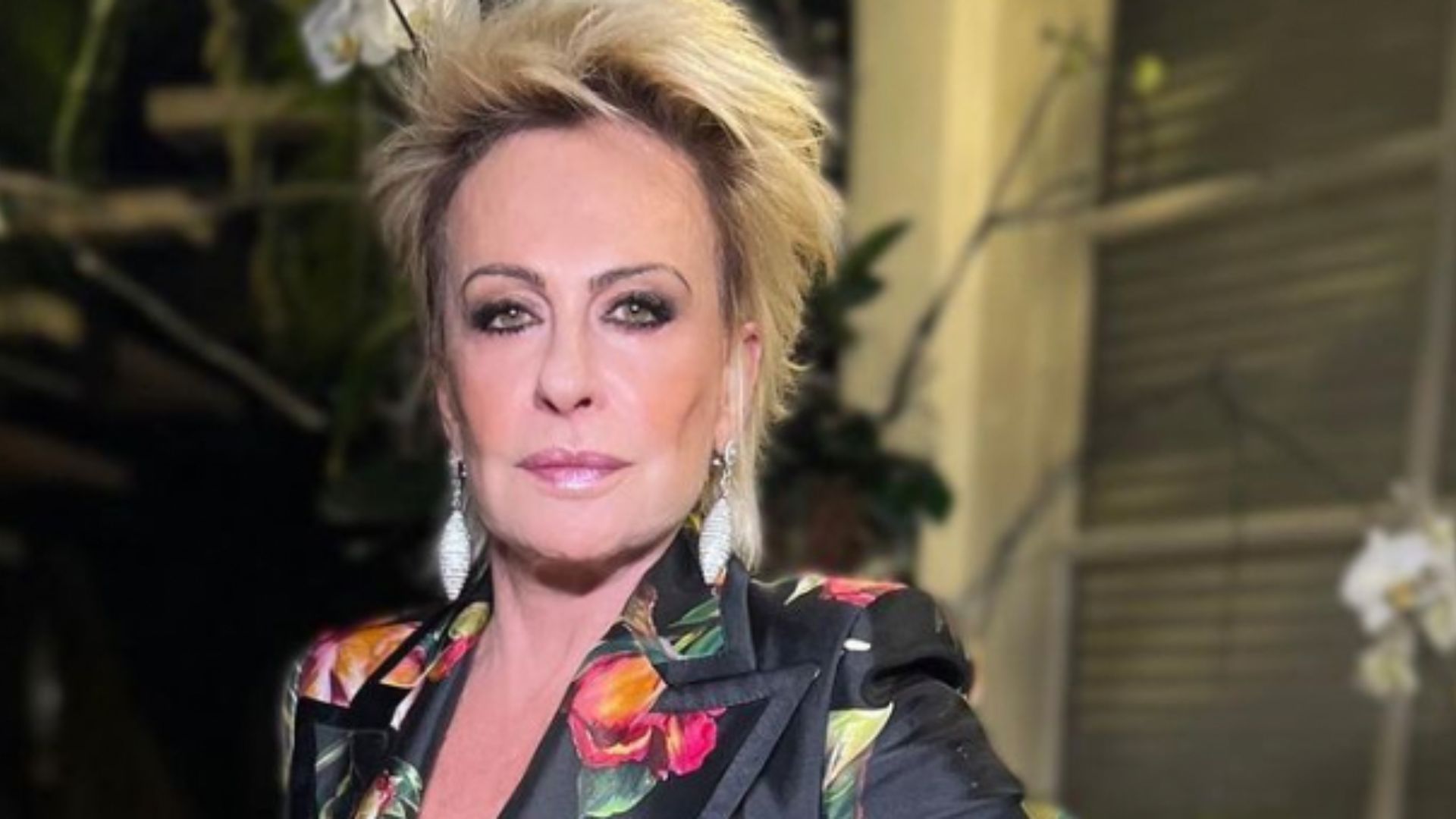 Aos 73 anos. Ana Maria Braga mostra lado sexy com meia-calça e vestido curtinho: “Lindíssima”
