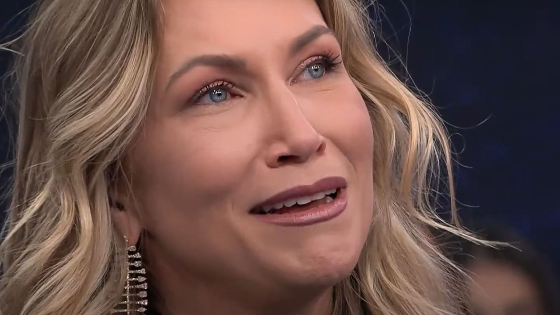 Anne Lottermann cai no choro ao falar da morte do marido no Faustão: “Dor imensa”