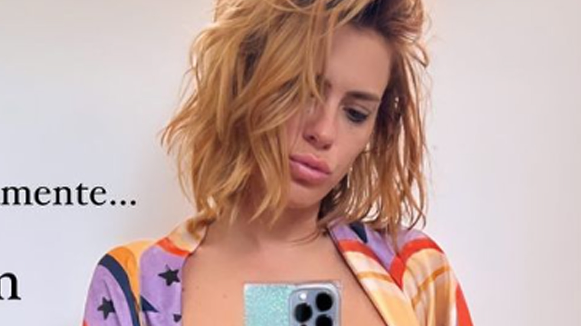 Carolina Dieckmann mostra corpão de biquíni mínimo sem alça: “Bom dia”