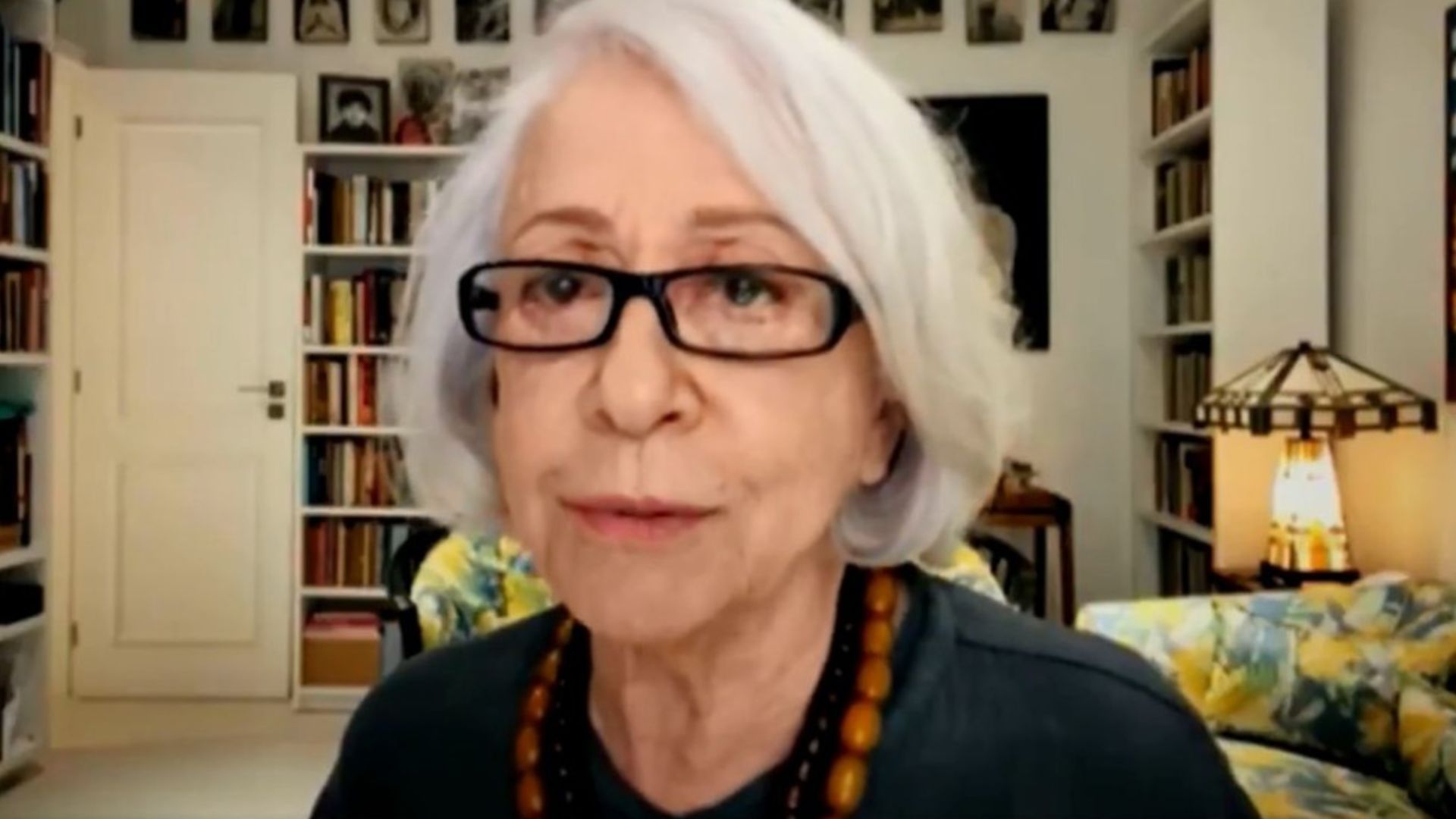 Aos 92 anos, Fernanda Montenegro declara voto no 2° turno das eleições e faz apelo: “Defesa”