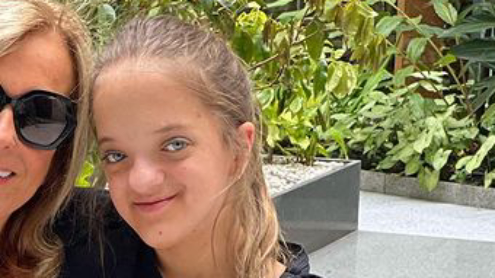Rafinha Justus surge coladinha com a avó em clique raro e encanta fãs: “Lindas”
