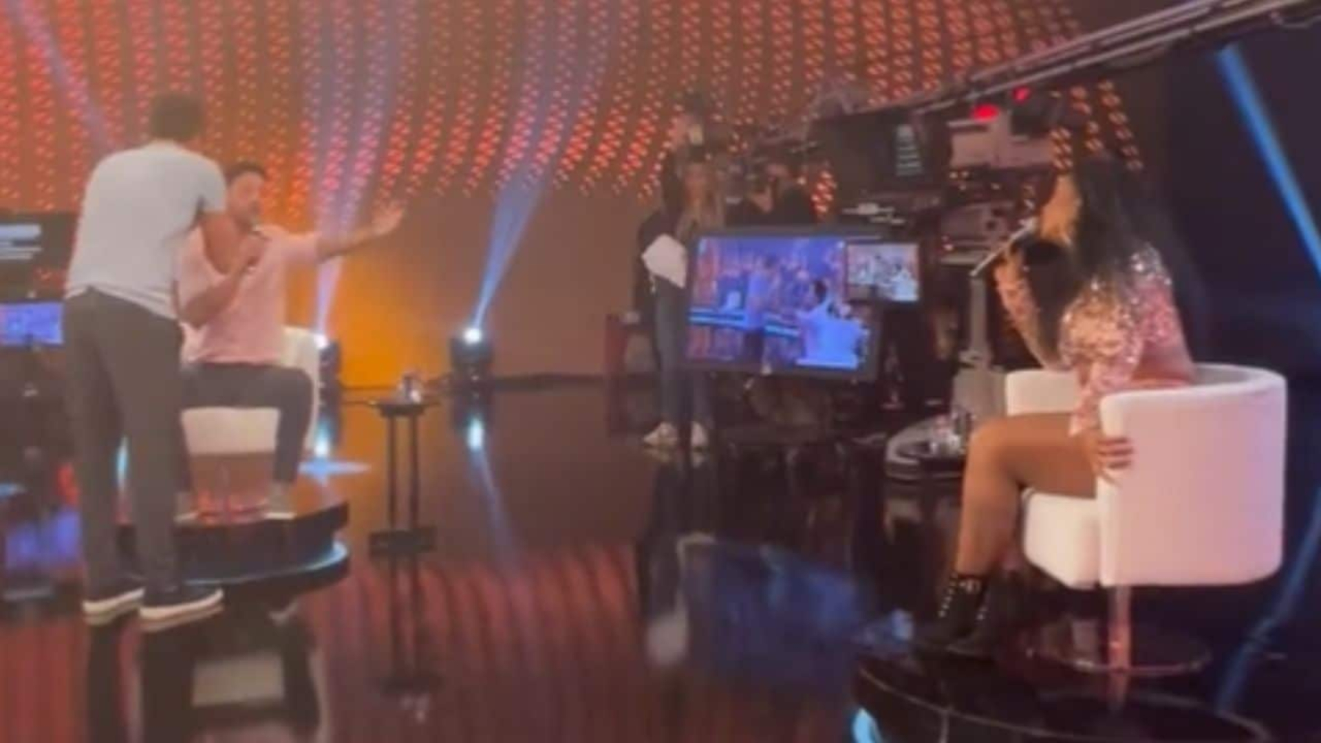 Rico e Rosiane armam barraco na Record e Rodrigo Faro precisa intervir: “Venenoso”