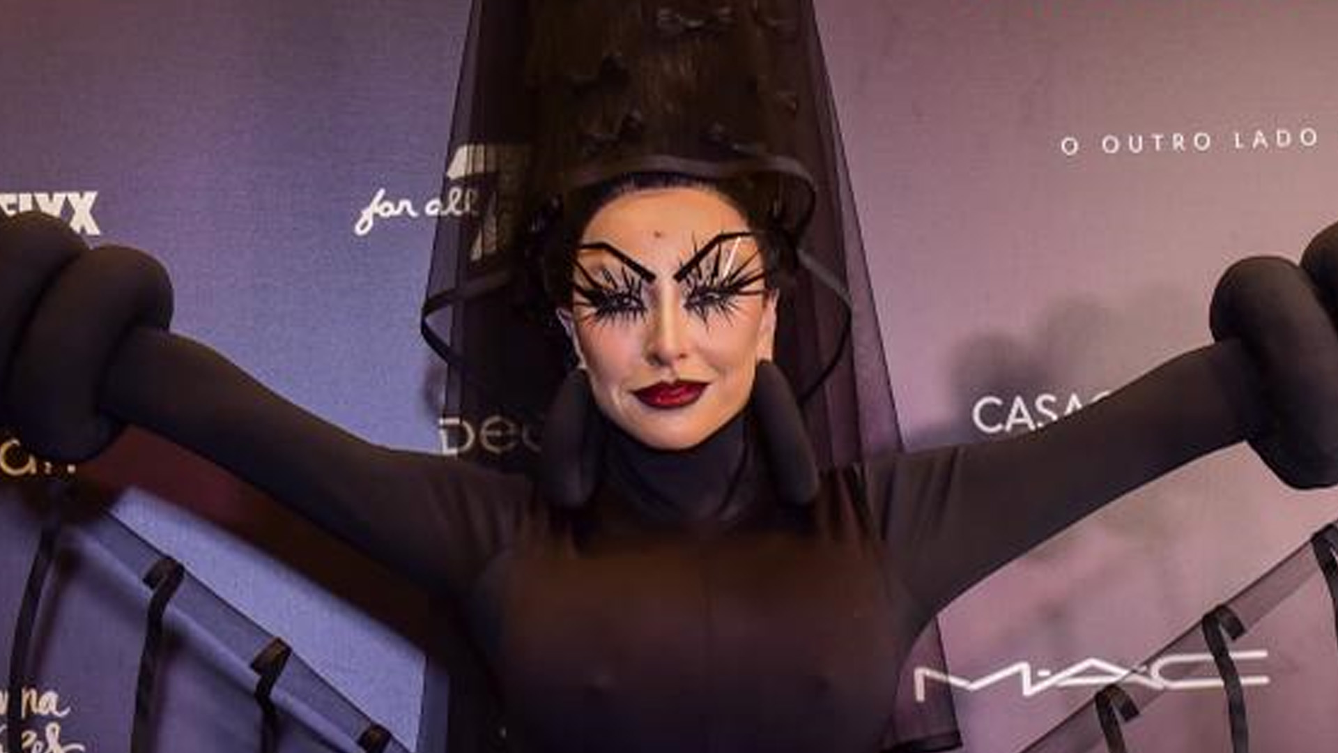 Sabrina Sato se transforma em aranha em festa de Halloween e causa: “Ícone fashion”