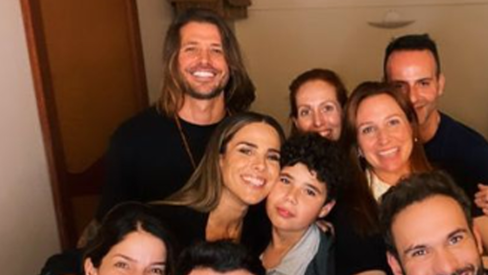 Wanessa e Dado Dolabella posam juntos pela primeira vez e apresentam filhos