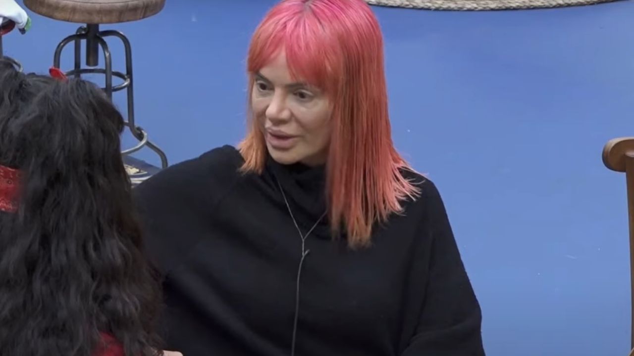 A Fazenda 13: Peões debocham de Valentina Francavilla por tomar muitos remédios: “Fica feliz em se dopar”