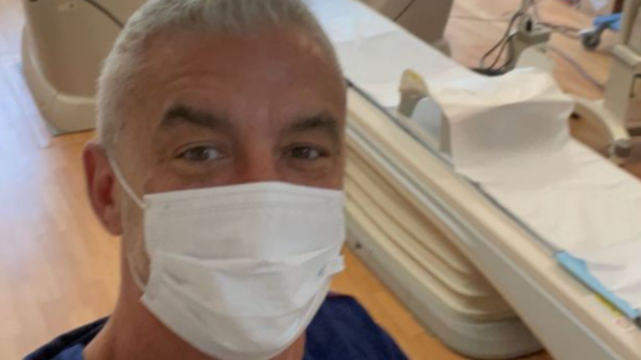 Curado, Alexandre Correa passa por mais um exame após tratamento contra o câncer e parabeniza médicos