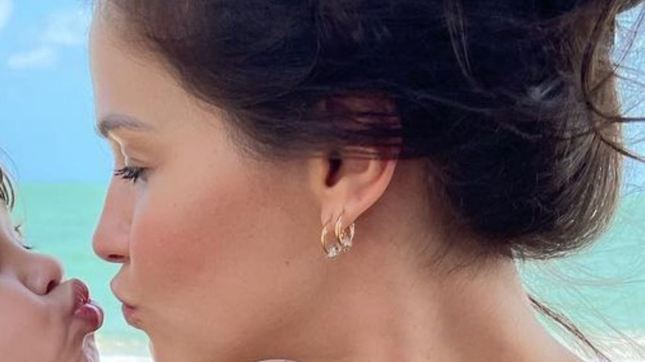 Andressa Suita encanta ao surgir cheia de chamego com os filhos em praia paradisíaca: “Maior tesouro”