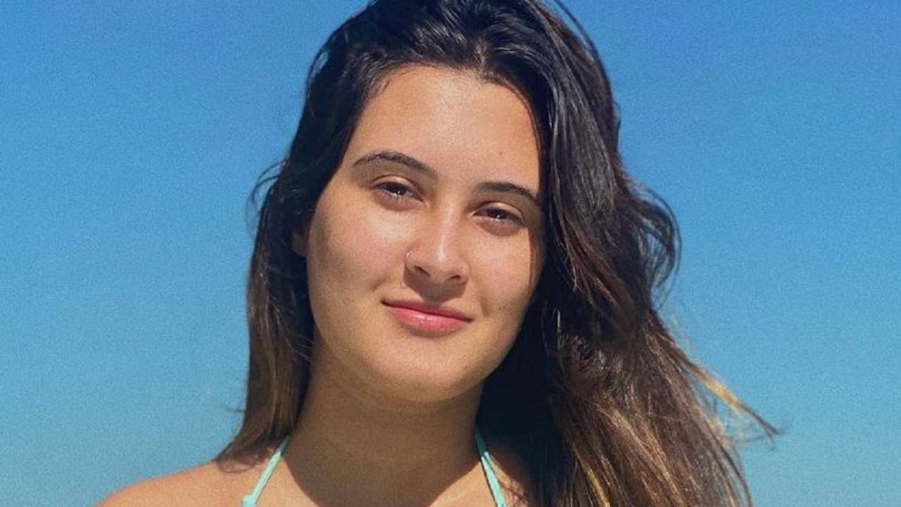 Loira? Filha gata de Fátima Bernardes clareia o cabelo e surge de visual renovado na web: “Mudar é bom”