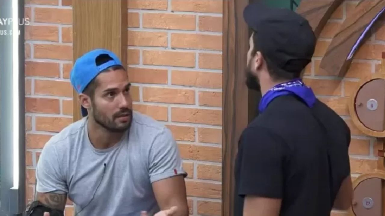 A Fazenda 13: Bil Araújo fica abatido e lamenta atitude de Victor Pecoraro após eliminação: “Não queria expor”