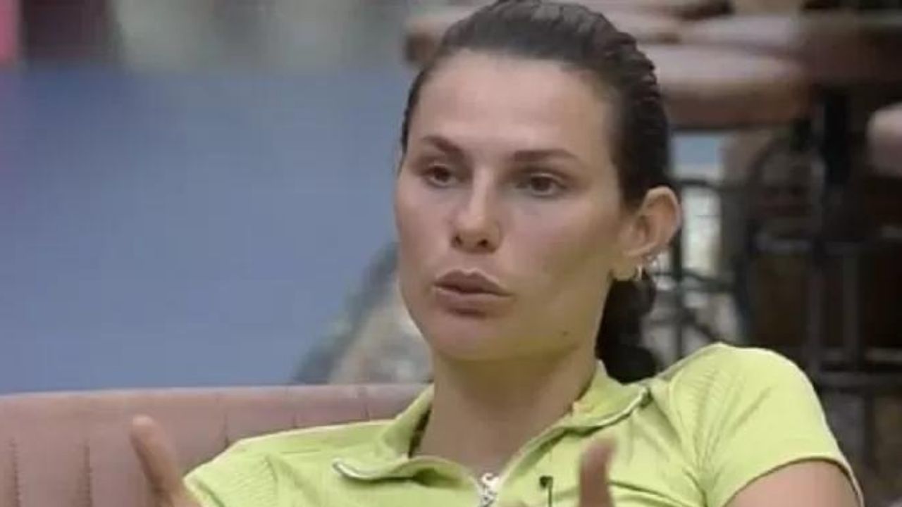 A Fazenda 13: Dayane Mello relembra namoro de dez anos com jogador de futebol: “Era uma máquina”