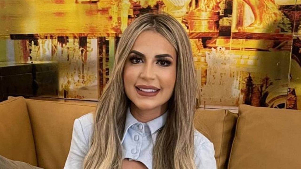 Deolane Bezerra envia bombom de ouro e uísque importado para convidados de seu aniversário