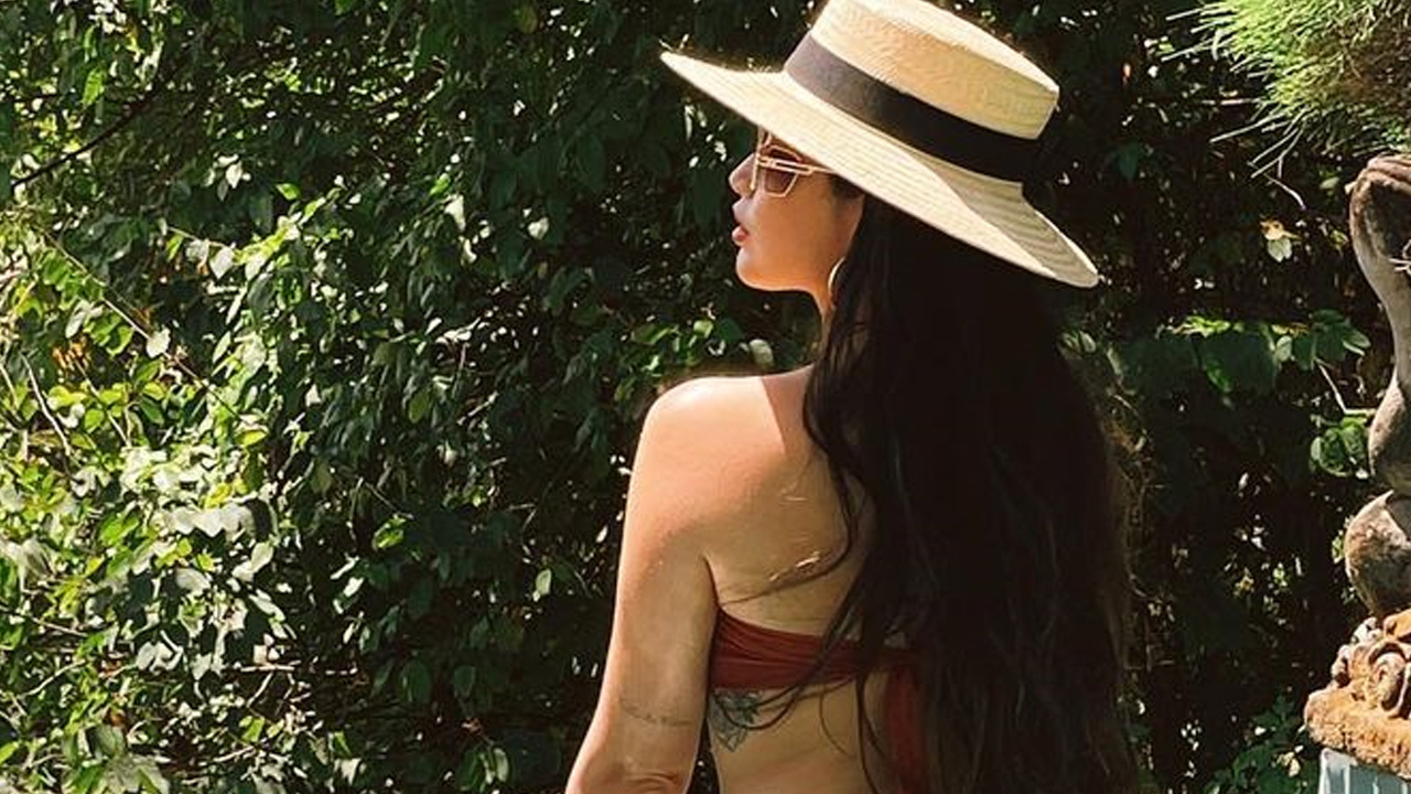 Ex-BBB Juliette Freire empina bumbum na piscina e mostra abundância: “Que mulher”