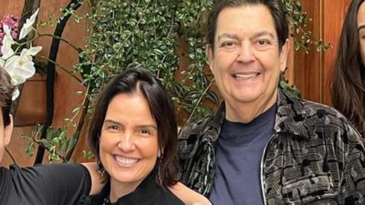 Longe das telinhas, Faustão reúne os três filhos e a esposa em raríssimo clique e coleciona elogios: “Que genética!”