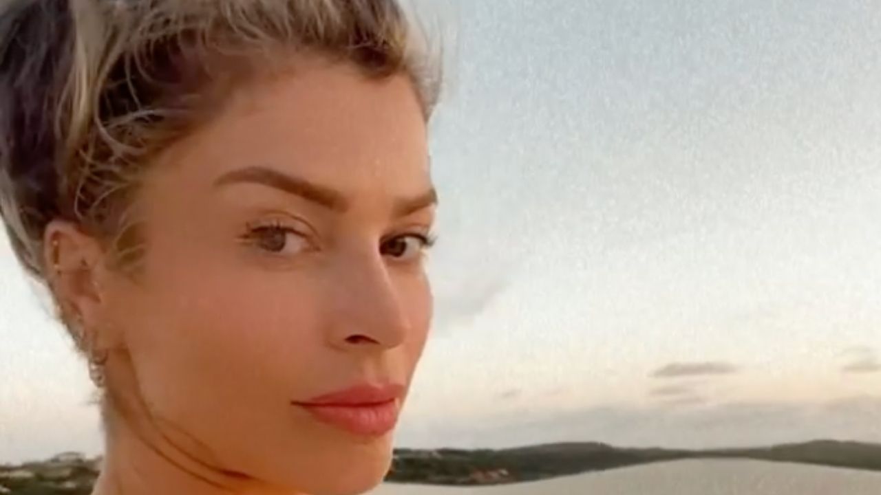 Grazi Massafera posa com biquíni mínimo e exibe shape trincado : “Chora nesse corpo”