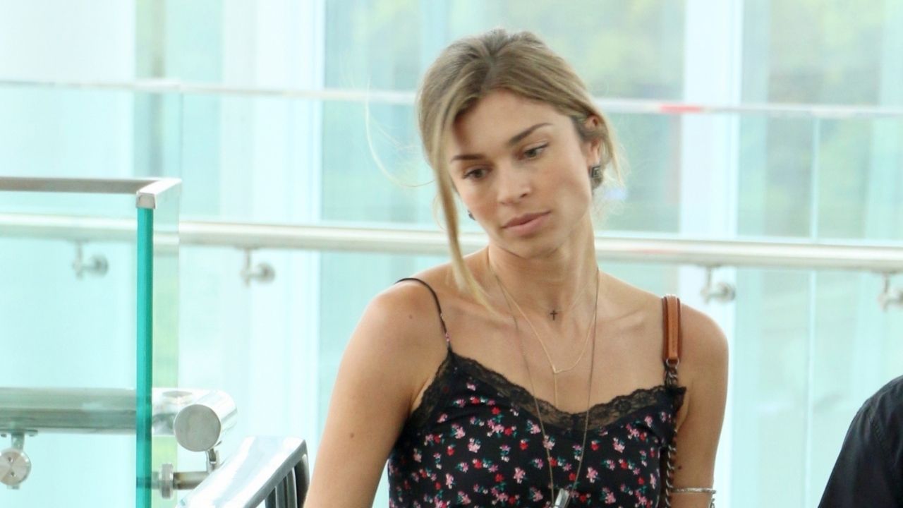 Jornal diz que Grazi Massafera recusou foto com fã em shopping: “Hoje não estou bem”