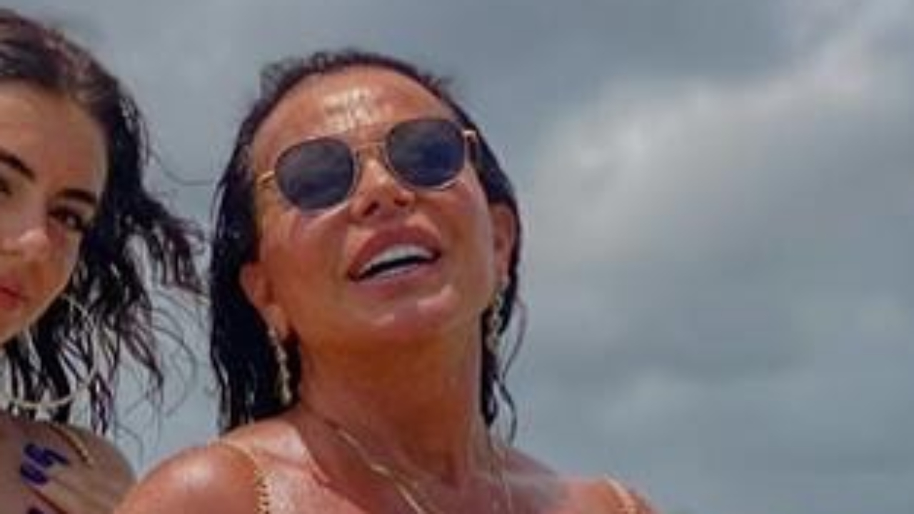 Gretchen faz rara aparição com a filha de 18 anos e beleza da jovem impressiona: “Que princesa!”