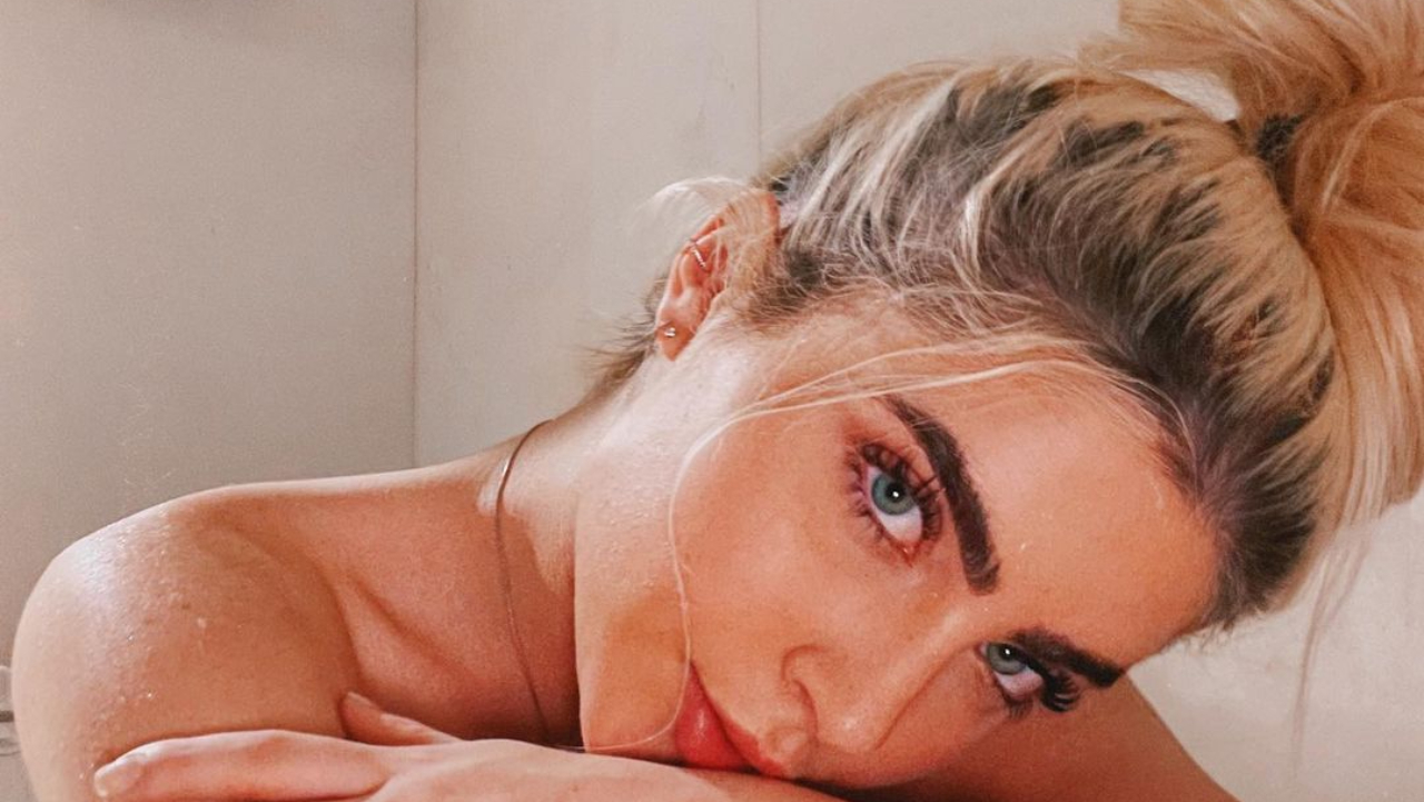 Em Portugal, Jade Picon surge completamente nua em banheira e deixa seguidores babando: “Que gata”