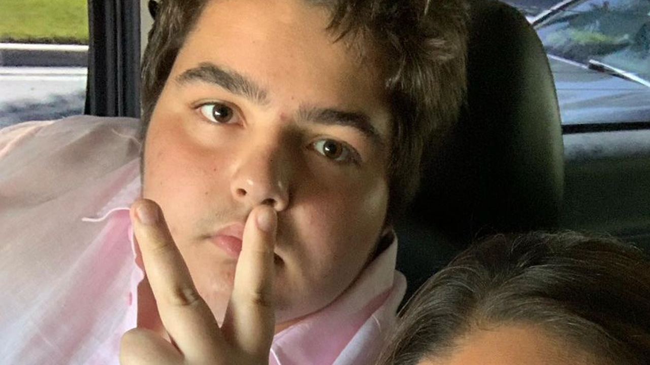 Filho de Faustão, João Guilherme Silva aparece irreconhecível após perder mais de 50kg: “Fechando”