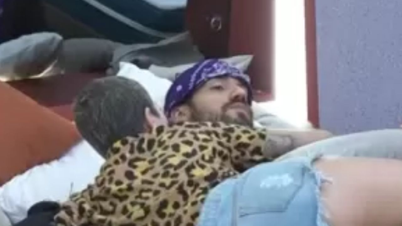 A Fazenda 13: Insistente, Lary investe e diz que público quer romance entre ela e Bil: “Querem um beijo nosso”