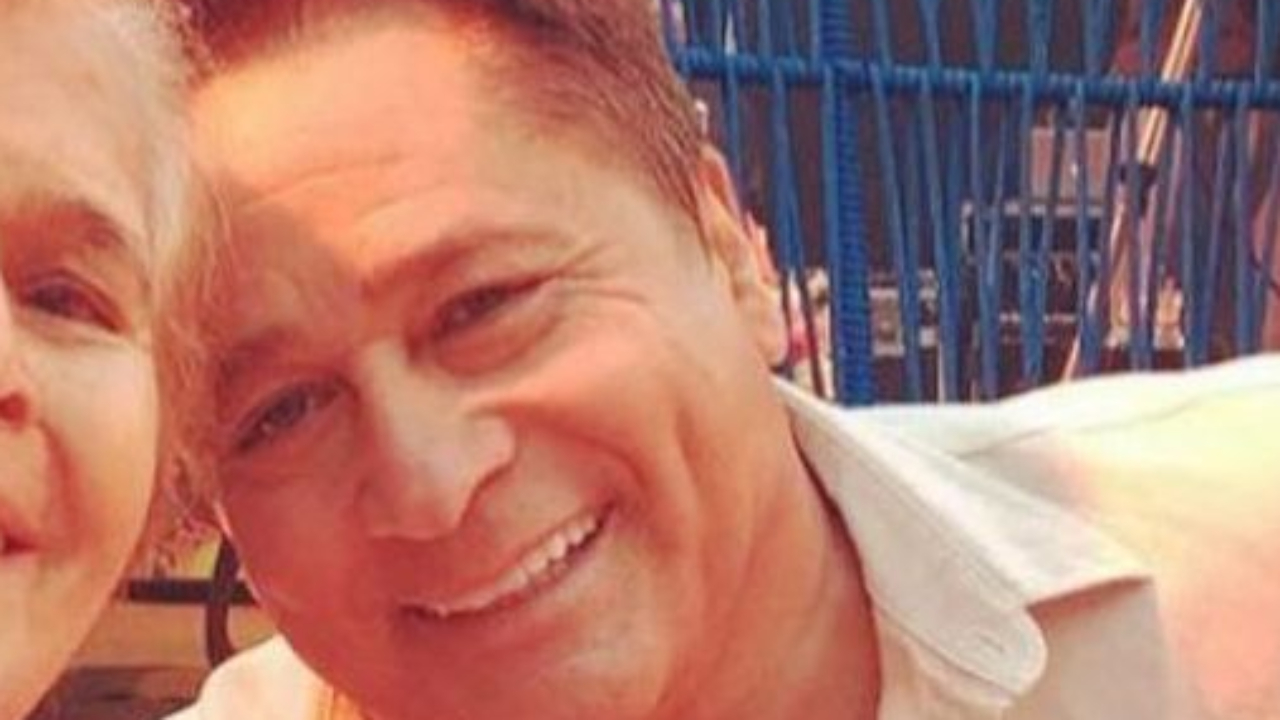 Leonardo faz rara aparição ao lado da mãe e semelhança choca fãs: “Idênticos!”