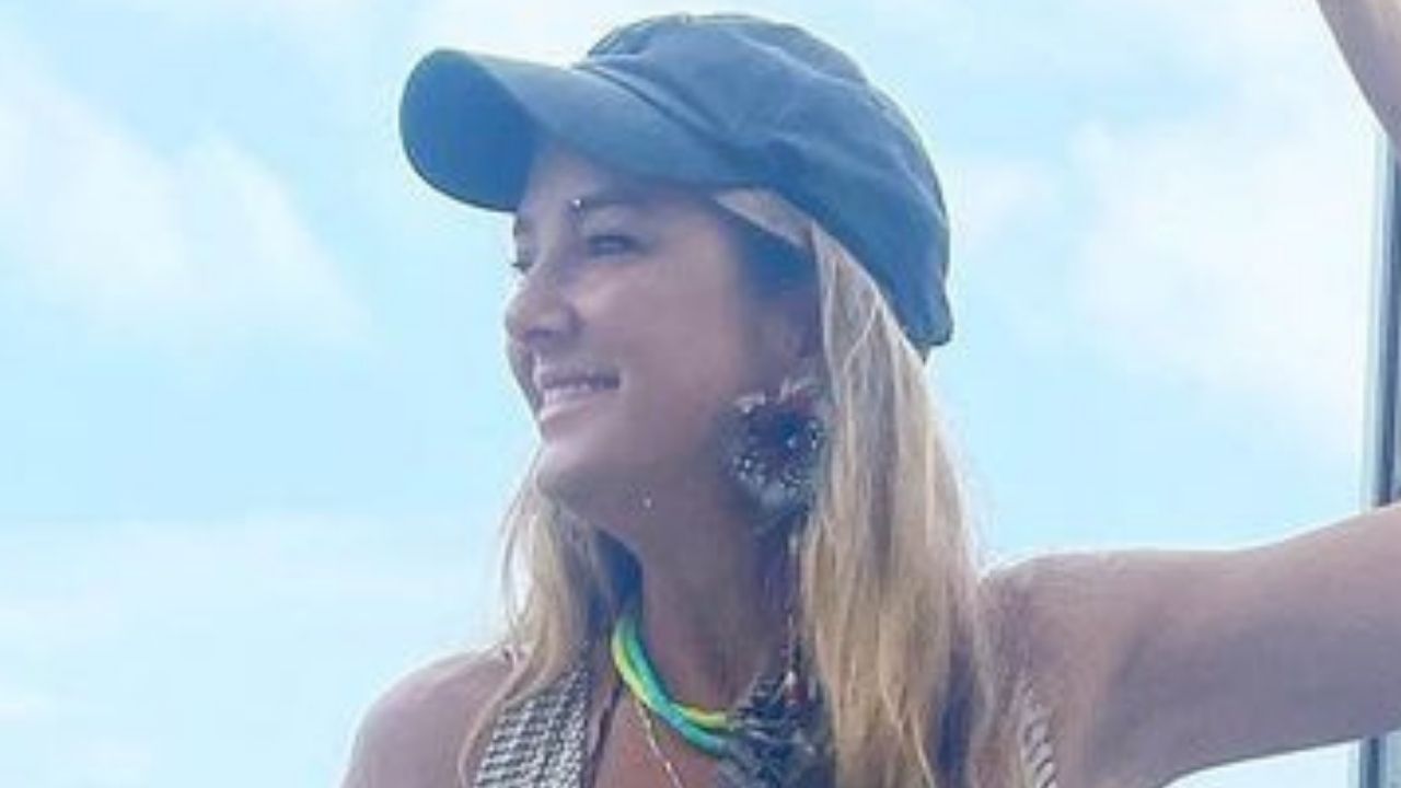 Magérrima aos 45 anos, Ticiane Pinheiro impressiona ao surgir de biquíni exibindo barriga sarada: “Que gata”