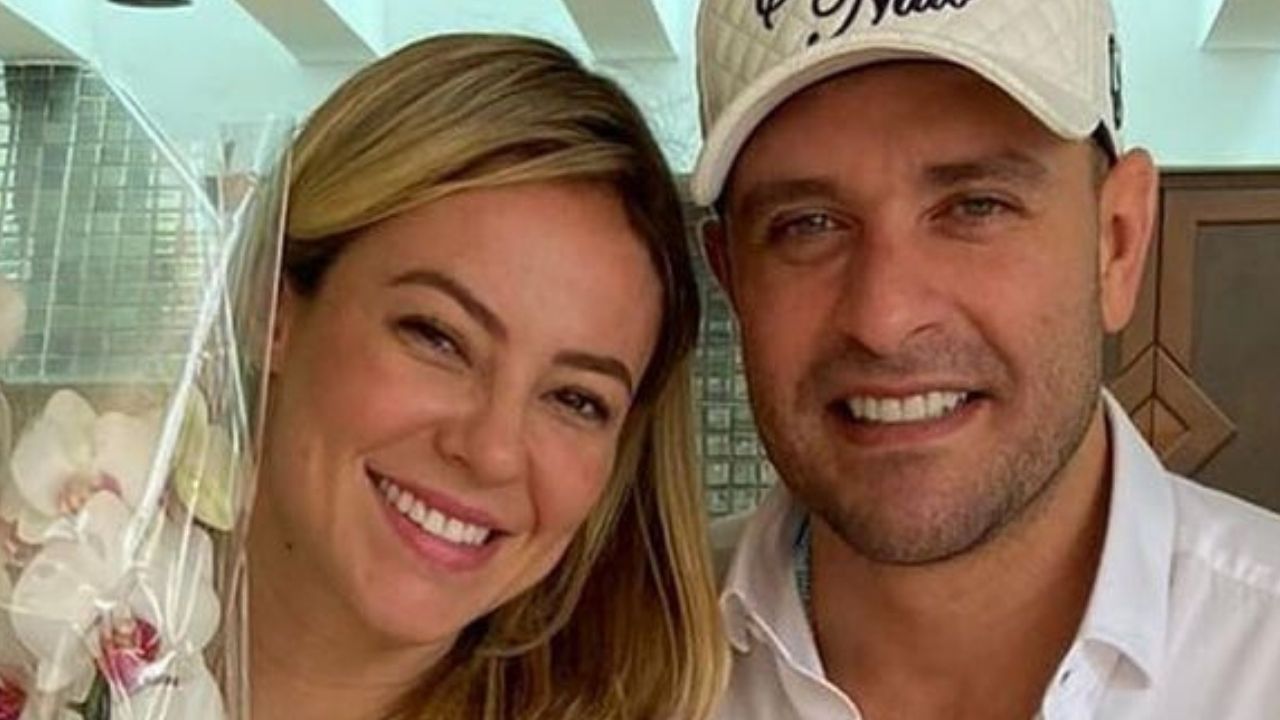 Paolla Oliveira e Diogo Nogueira surgem de branco em cartório e levantam suspeita de casamento