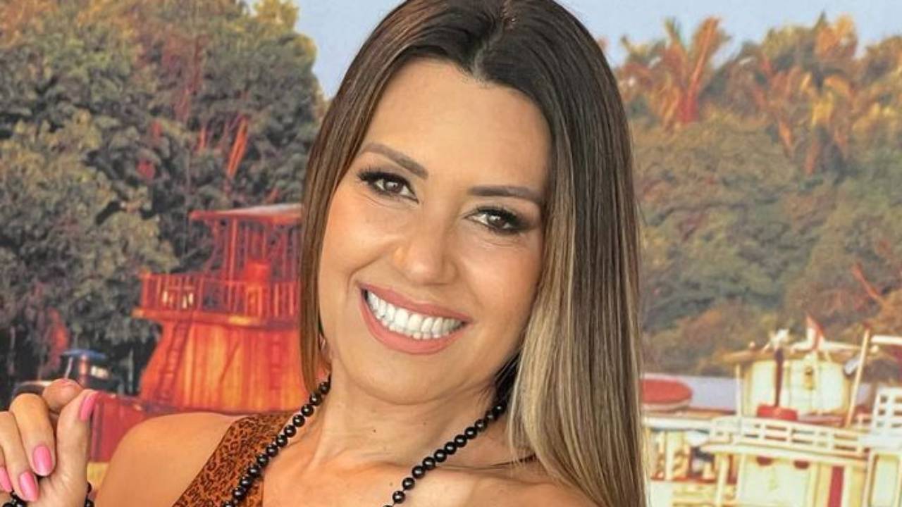 Aos 58 anos, Solange Frazão ostenta barriga saradíssima e jovialidade rouba a cena: “Parece ter 20 anos”