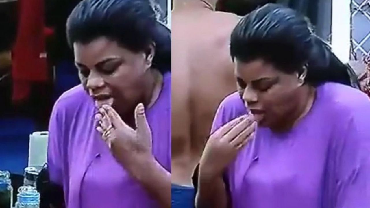 A Fazenda 13: Tati Quebra Barraco é criticada por lamber as mãos ao preparar bife cru: “Sem noção”