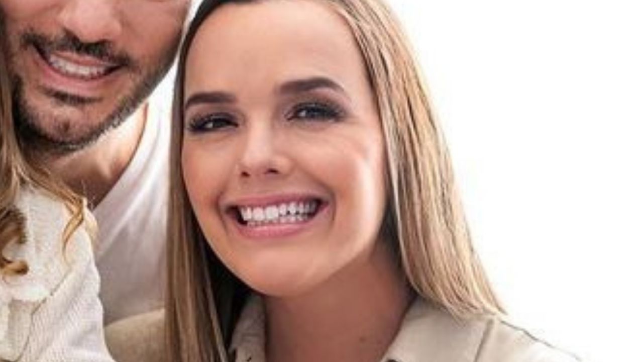 Thaeme Mariôto surge agarradinha com as filhas e fala da possibilidade de aumentar família