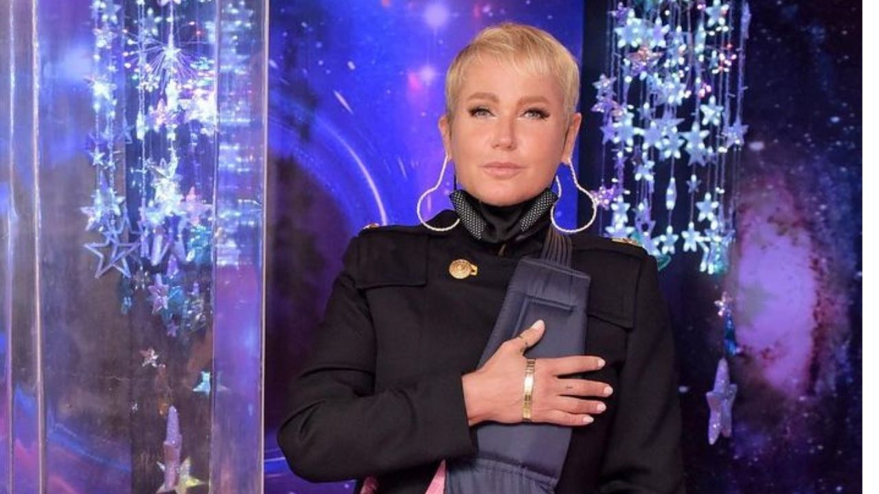 Xuxa Meneghel visita exposição da Rita Lee e se impressiona: “Fiquei apaixonada e extasiada”