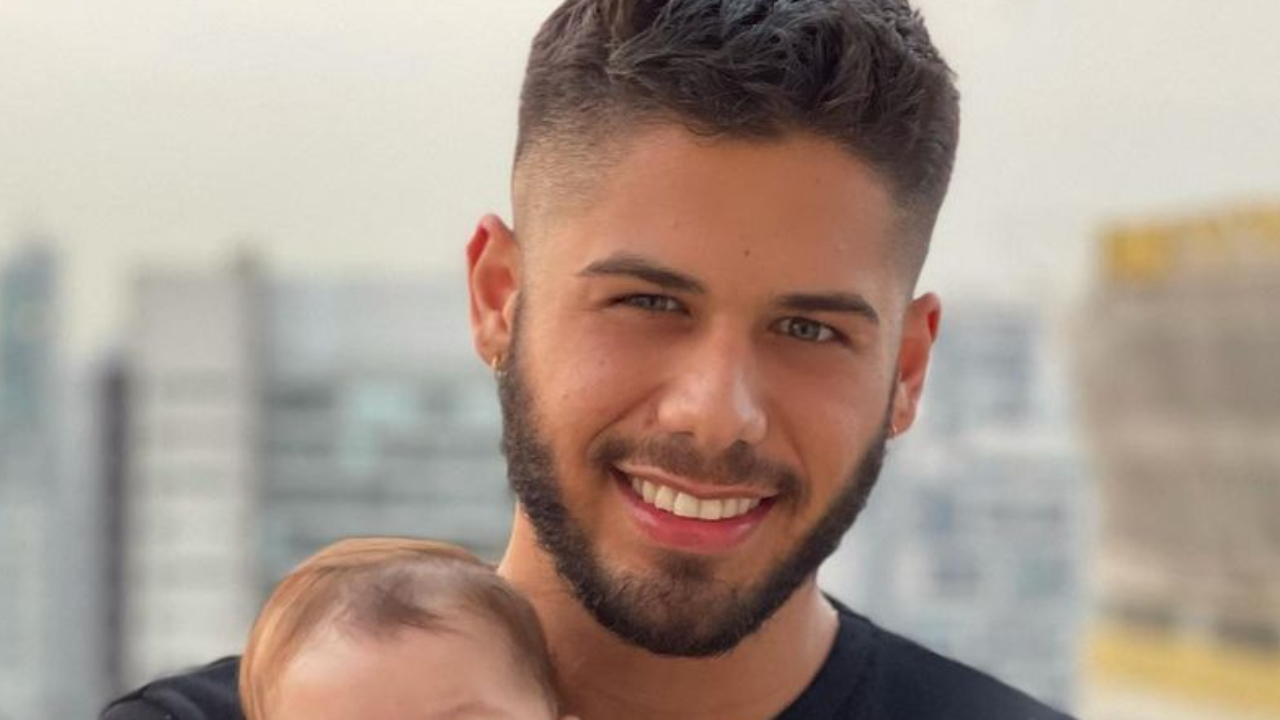 Zé Felipe mostra lado babão, enche a herdeira de beijos e semelhança impressiona: “A cara do pai!”