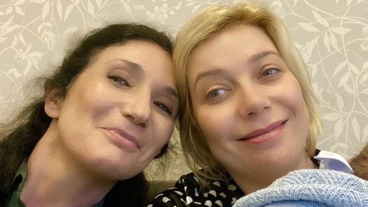 Zizi Possi faz primeiro post com netinho recém-nascido e exalta maternidade de Luiza: “Amor e gratidão”