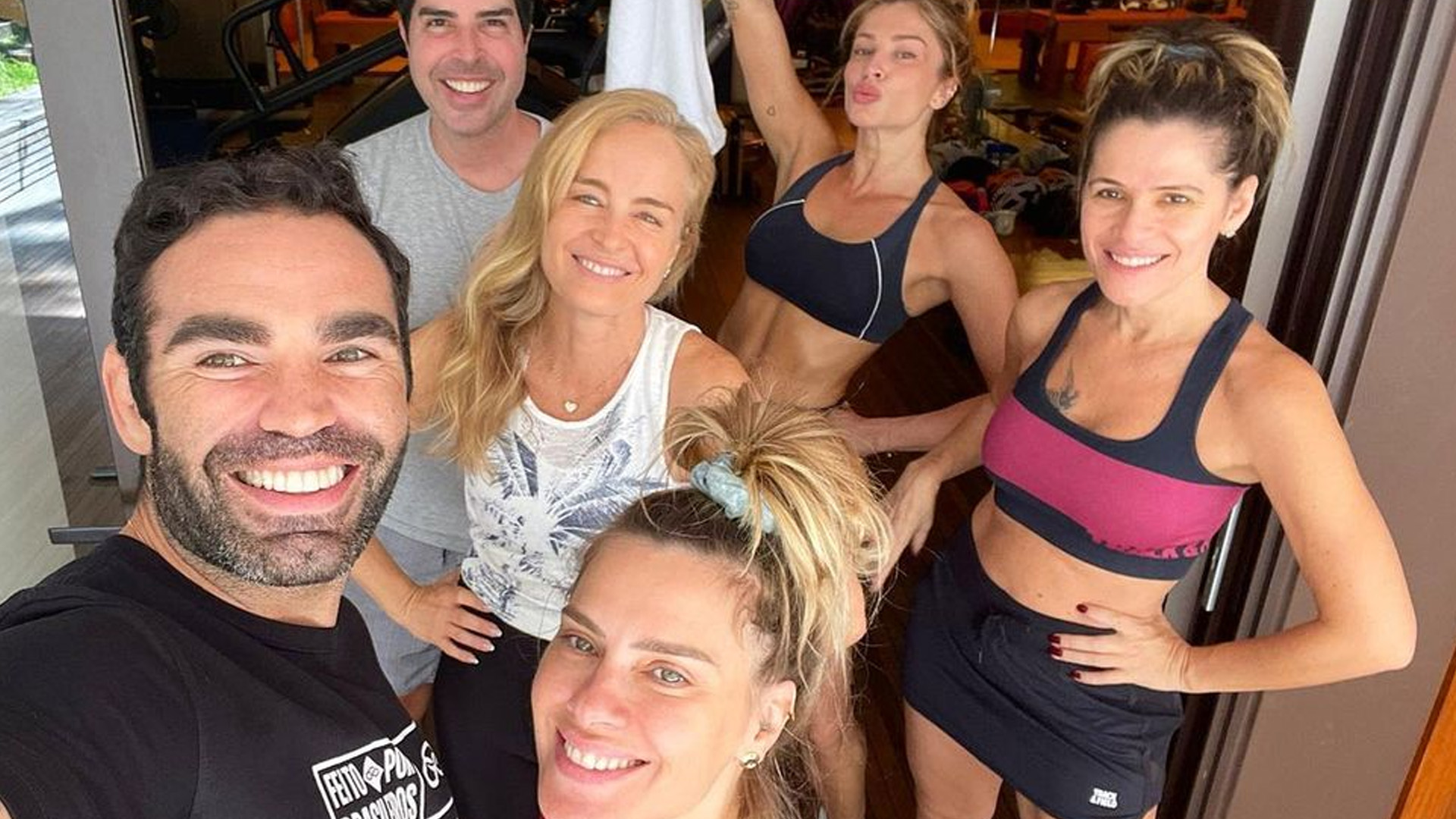 Angélica, Carolina Dieckmann, Grazi Massafera e Ingrid Guimarães malham juntas: “Quantas gatas”