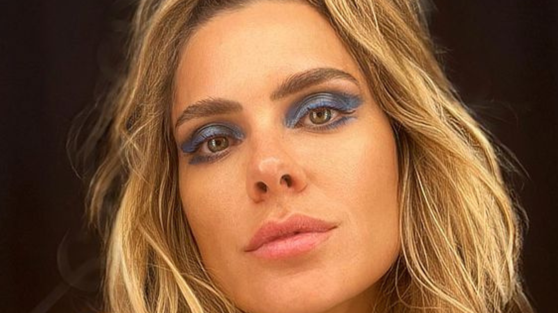 Carolina Dieckmann posa de topless em cliques ousados: “Maravilhosa”