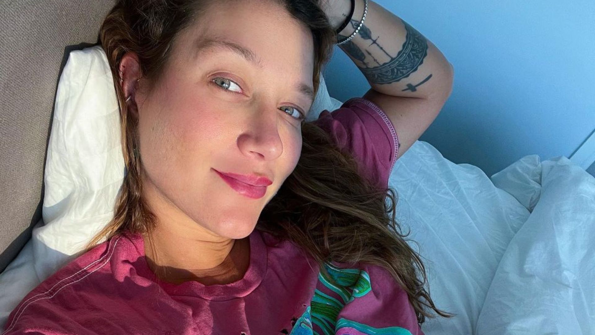 Grávida pela primeira vez, Gabriela Pugliesi exibe barrigão gracioso na cama: “Ansiosa”