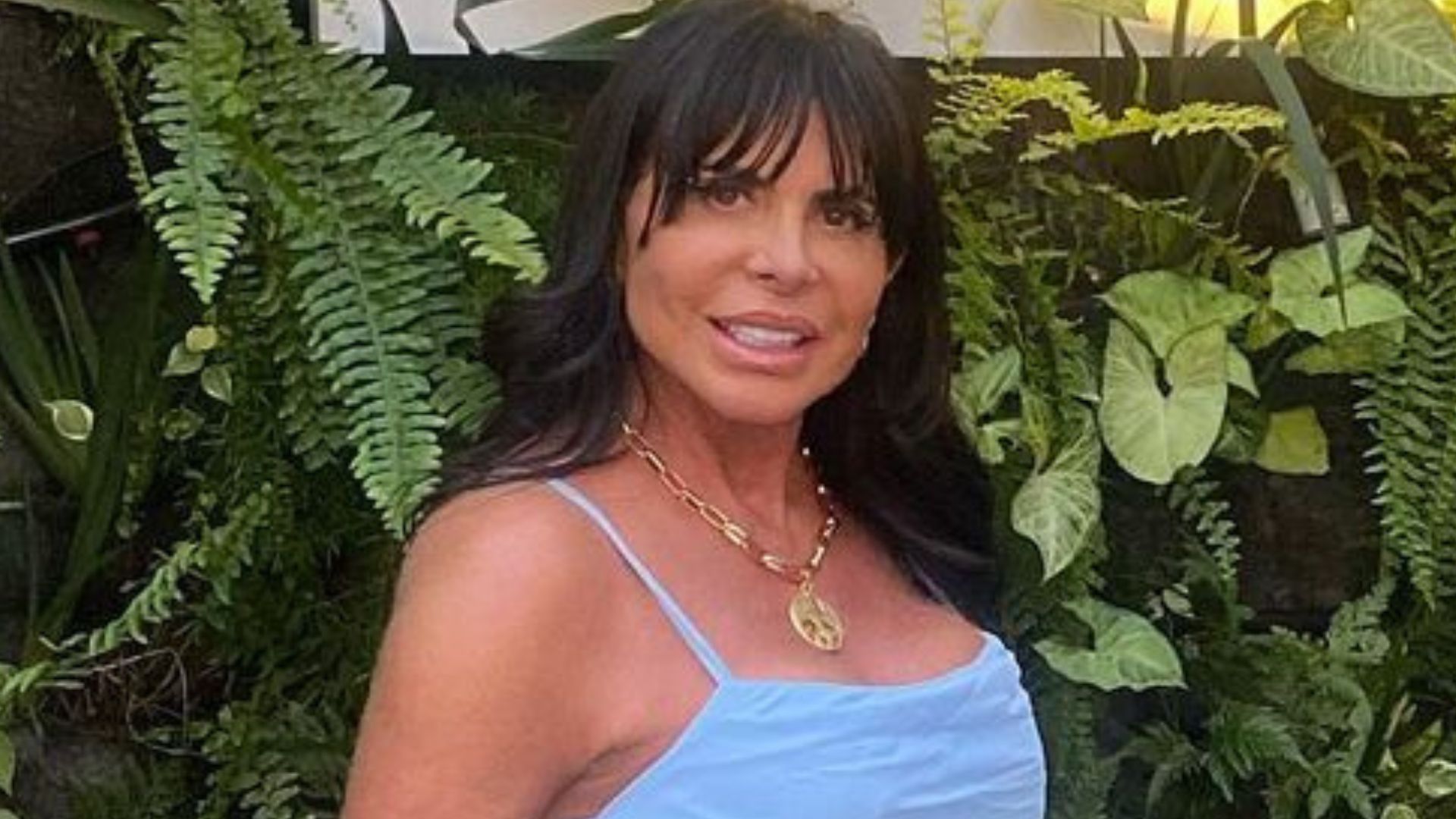 Gretchen deixa abdome recauchutado à mostra em vestido picante e fãs babam: “Novinha”