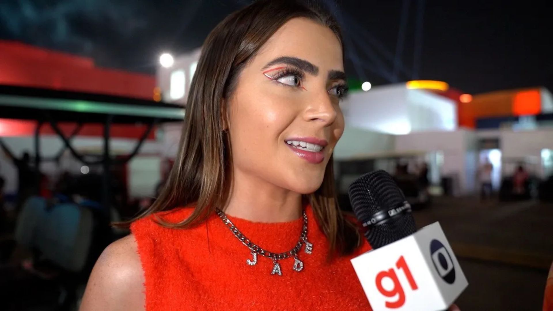 Jade Picon paralisa ao ouvir pergunta sobre affair com cantor famoso: “Essa não”